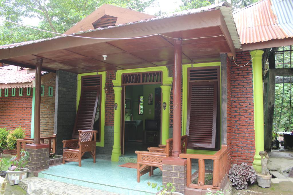 Rain Forest Guest House And Jungle Trekking Букит Лаванг Екстериор снимка