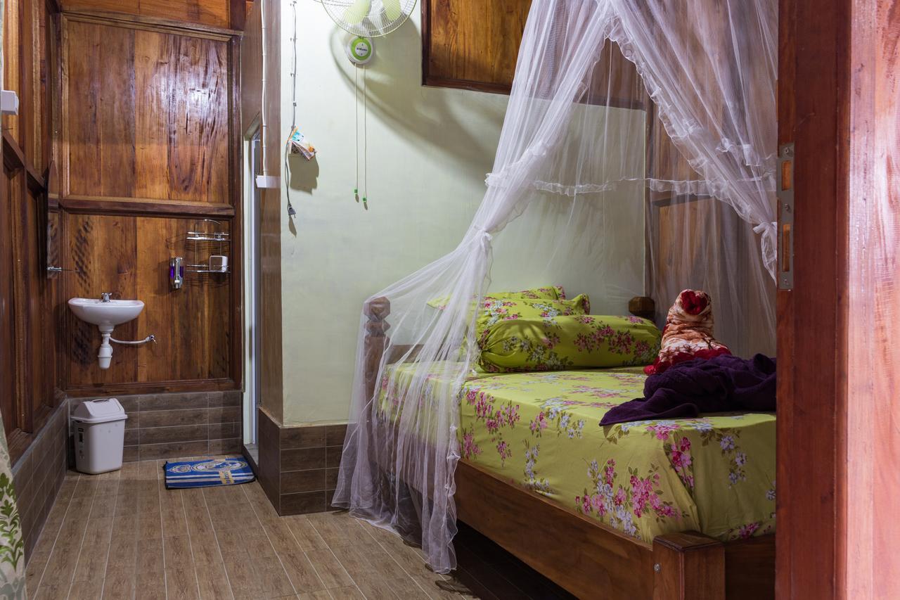 Rain Forest Guest House And Jungle Trekking Букит Лаванг Екстериор снимка